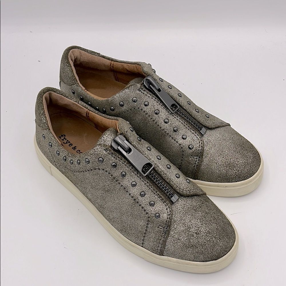 Frye & Co Victoria moto stud leather zip front sneaker